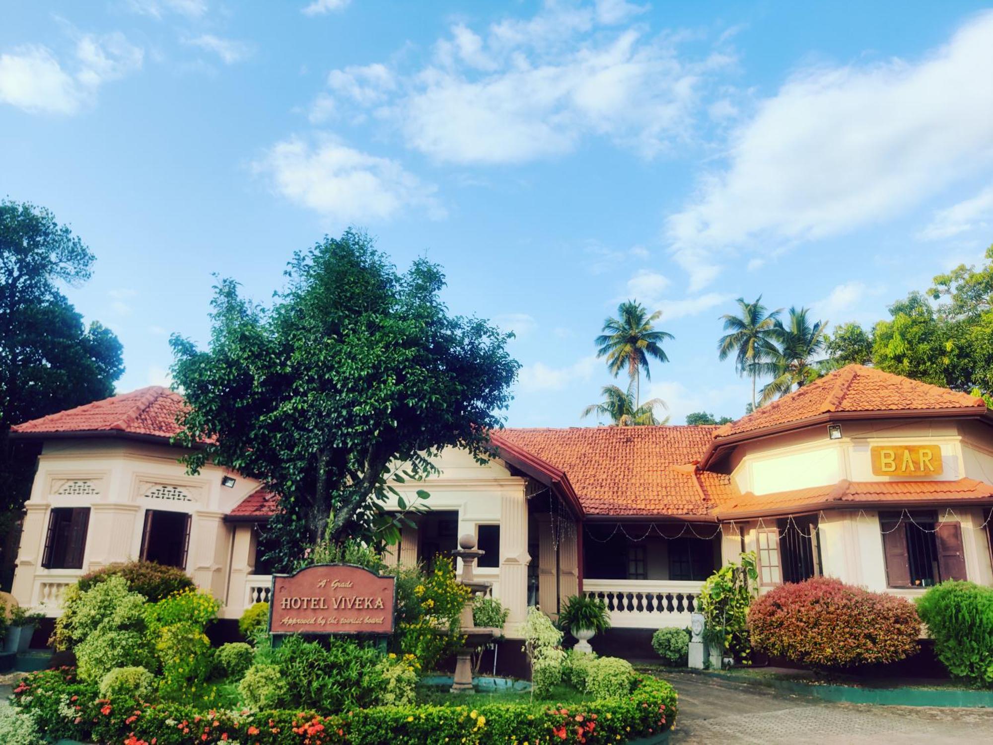 Grand Colonial Viveka Hotel Kurunegala Exterior photo