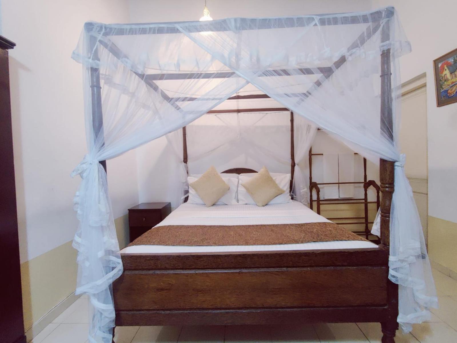 Grand Colonial Viveka Hotel Kurunegala Exterior photo