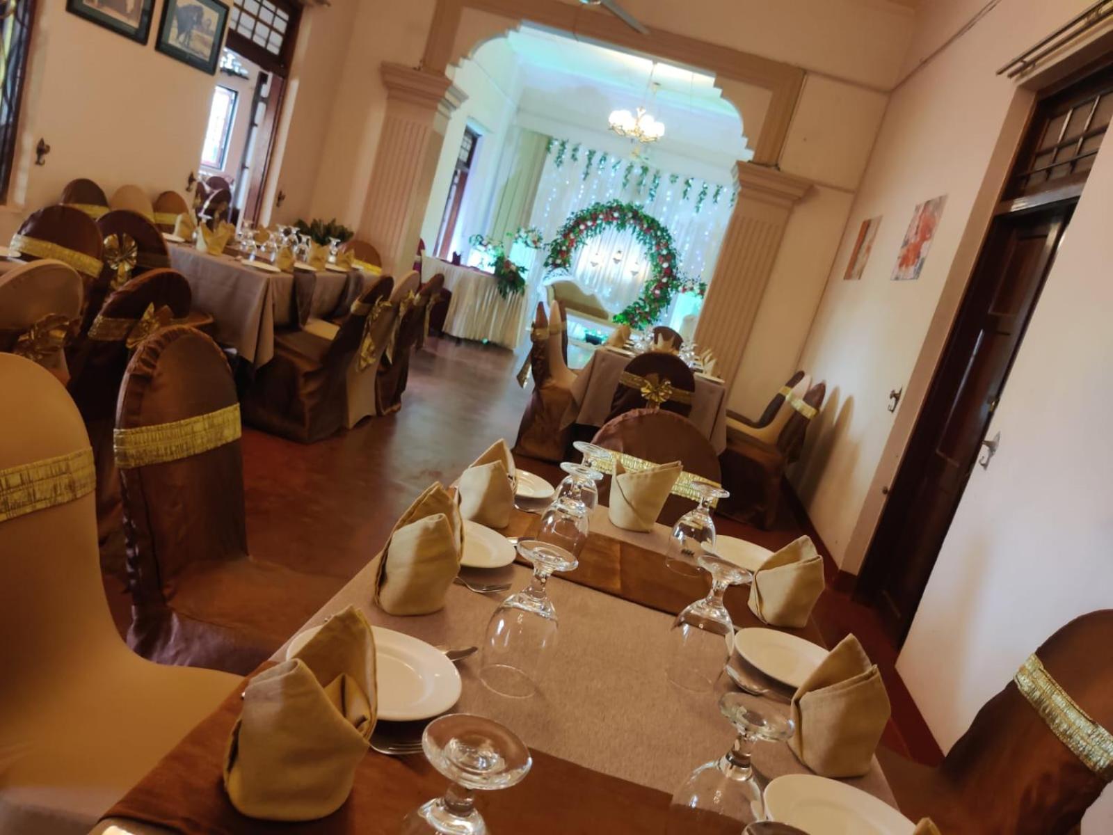 Grand Colonial Viveka Hotel Kurunegala Exterior photo