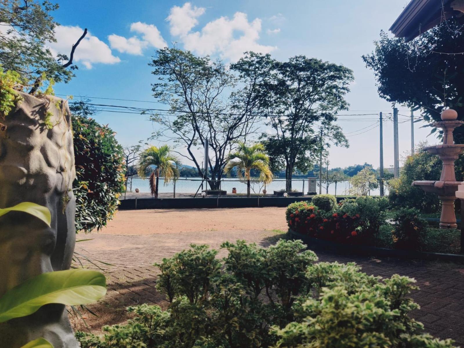 Grand Colonial Viveka Hotel Kurunegala Exterior photo