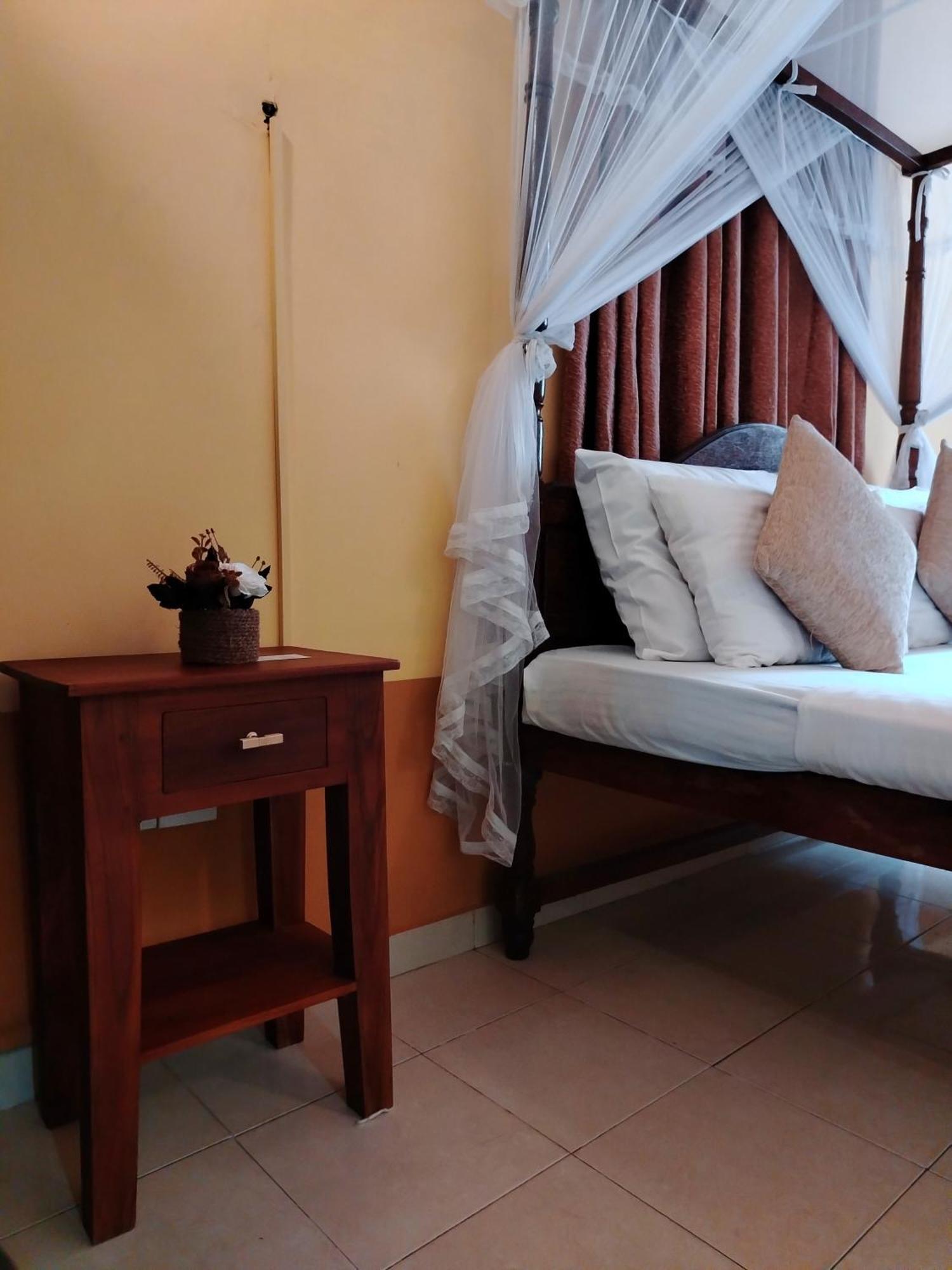 Grand Colonial Viveka Hotel Kurunegala Exterior photo