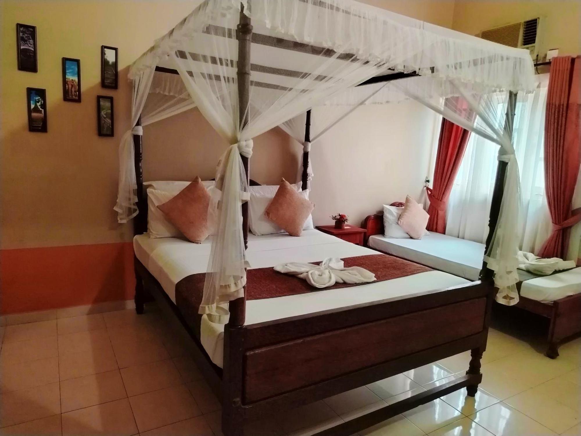 Grand Colonial Viveka Hotel Kurunegala Exterior photo